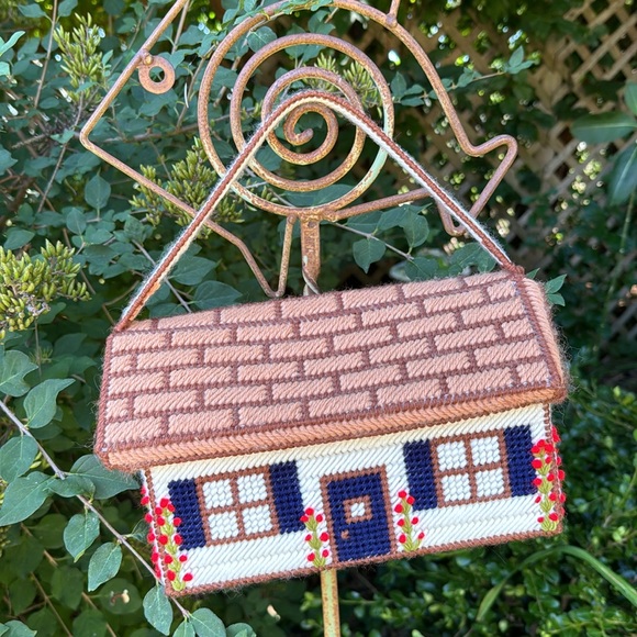 Needlepoint Kit Vintage Bag-Arm Carry Style-Cottage Core Mini House - Picture 5 of 16